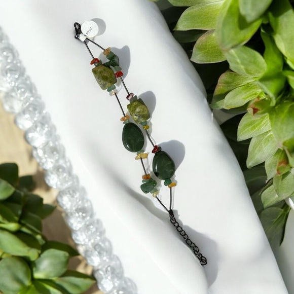 NWT Green stone bracelet - Picture 2 of 3